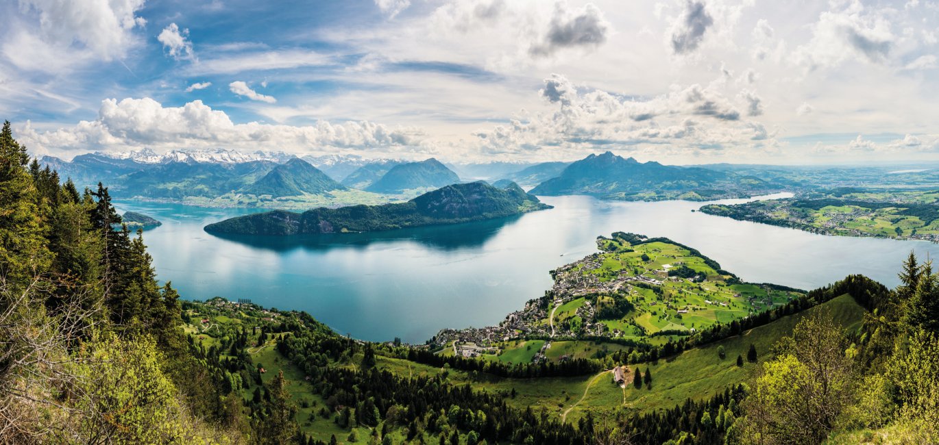 Sicht auf Vierwaldstätter See und Weggis von der Rigi aus © matho-stock.adobe.com