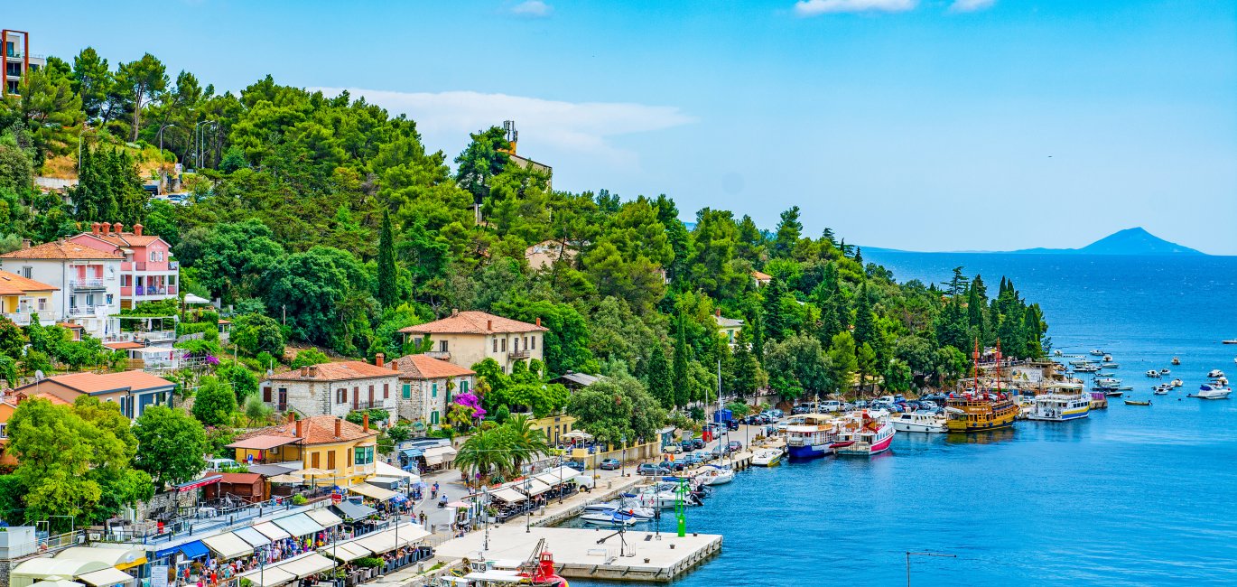 Promenade in Rabac © Flaviu Boerescu - stock.adobe.com