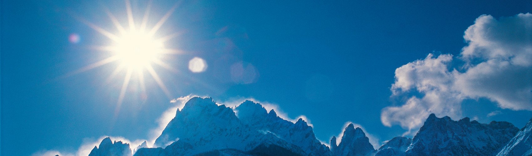 Wintersonne über den Gipfel der Sextner Dolomiten © SMG/C. Tschurtschenthaler