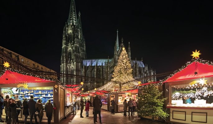 Weihnachtsmarkt am Kölner Dom © Mikhail Markovskiy - stock.adobe.com