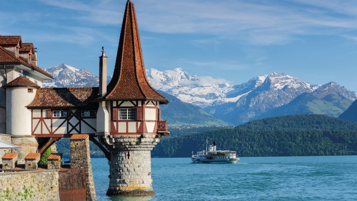 Schifffahrt auf dem Thunersee © Boris Stroujko - stock.adobe.com
